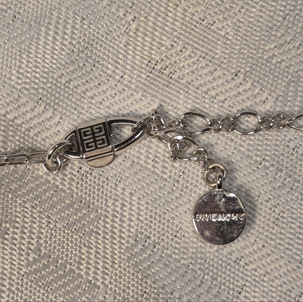 Silver Givenchy Chain Necklace With Crystal Pendant. - Picture 5 of 6